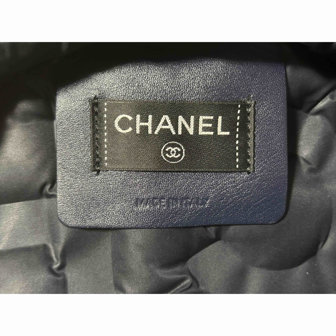 CHANEL(シャネル)のCHANELシャネル　ドゥドーヌ　バックパック(リュック)シルバー レディースのバッグ(リュック/バックパック)の商品写真