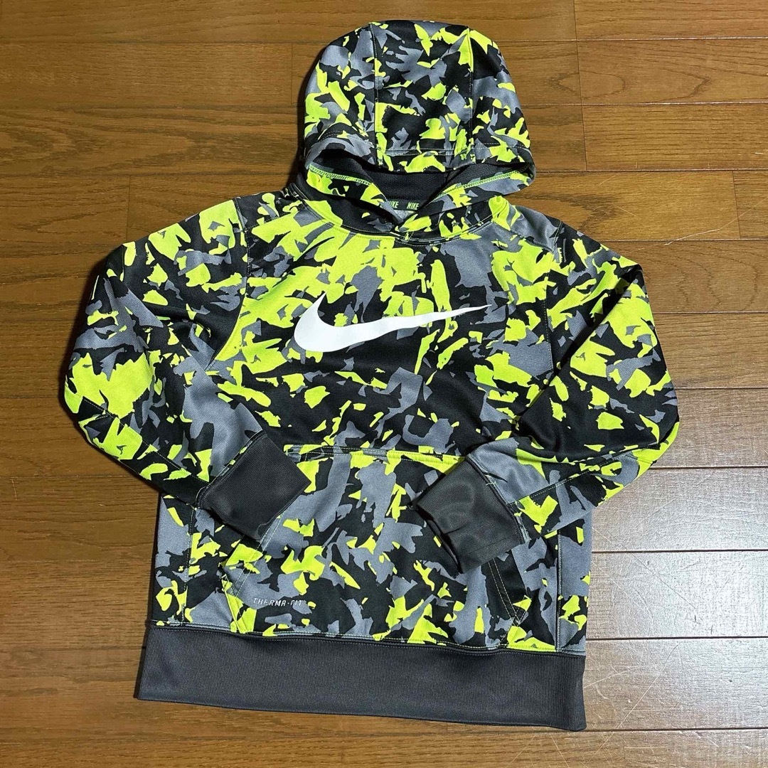 NIKE(ナイキ)の140cm NIKE パーカー キッズ/ベビー/マタニティのキッズ服男の子用(90cm~)(Tシャツ/カットソー)の商品写真