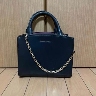 チャールズアンドキース(Charles and Keith)の美品数回のみ使用　チャールズ&キース　チェーンリンククラシックハンドバッグ(ハンドバッグ)