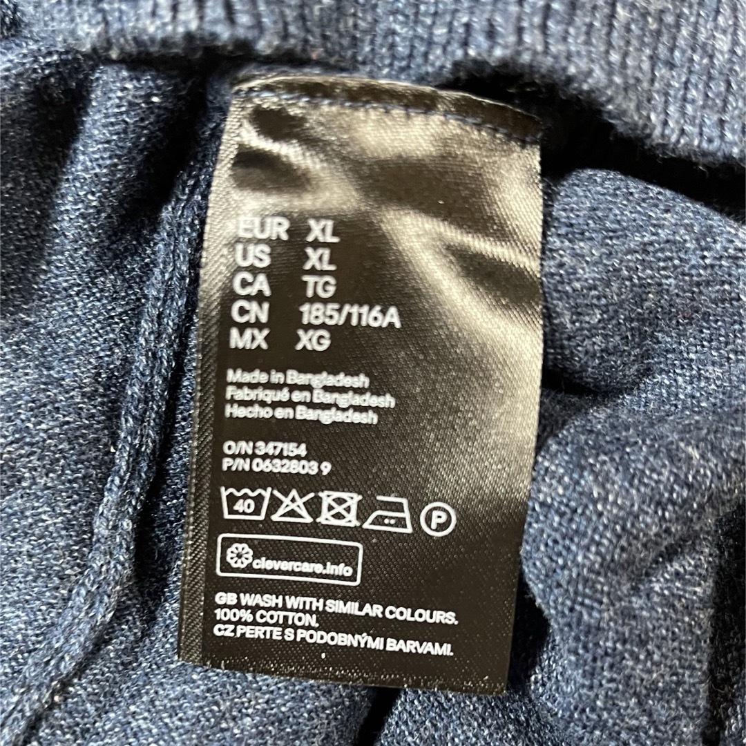 H&M(エイチアンドエム)のＨ＆Ｍ紺色ニットXL美品 メンズのトップス(ニット/セーター)の商品写真