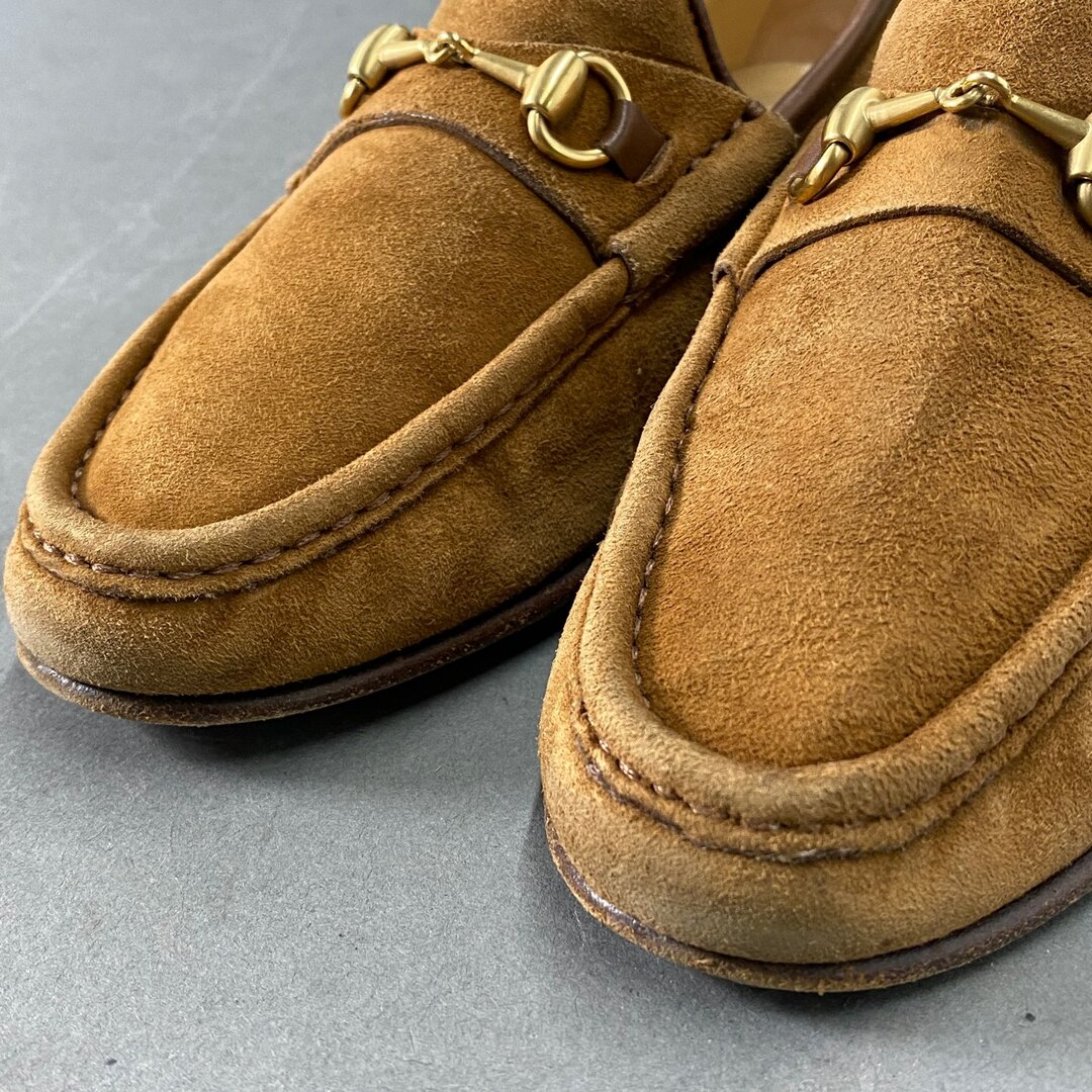 Gucci(グッチ)の3L5《伊製》GUCCI グッチ 34C(21cm相当) ベージュ スウェード ホースビットローファー レザーシューズ レディース レディースの靴/シューズ(ローファー/革靴)の商品写真