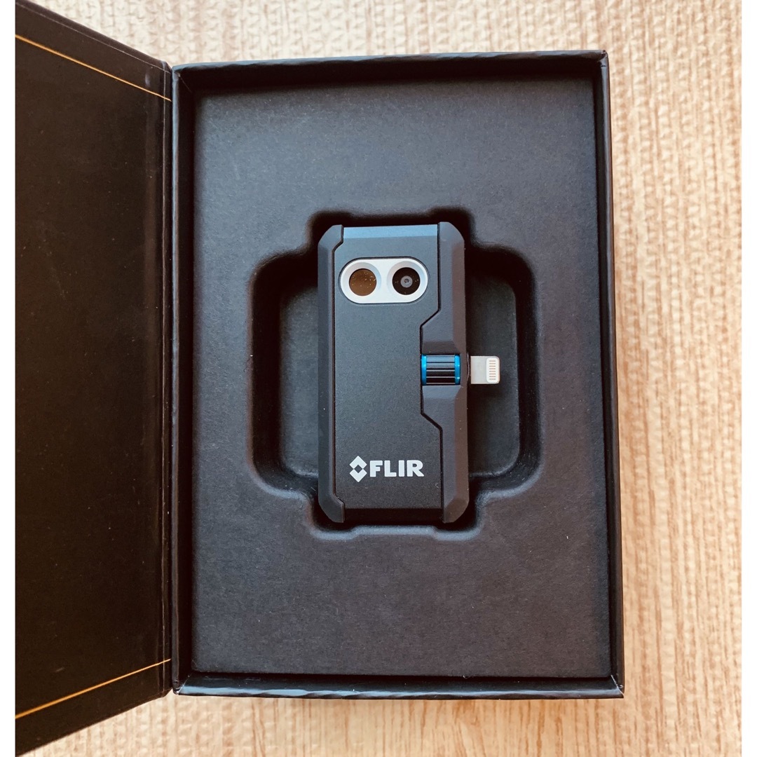 iPhone/iPad用 FLIR ONE Pro (国内正規品) iPhone/iPad用 FLIR ONE Pro (国内正規品)