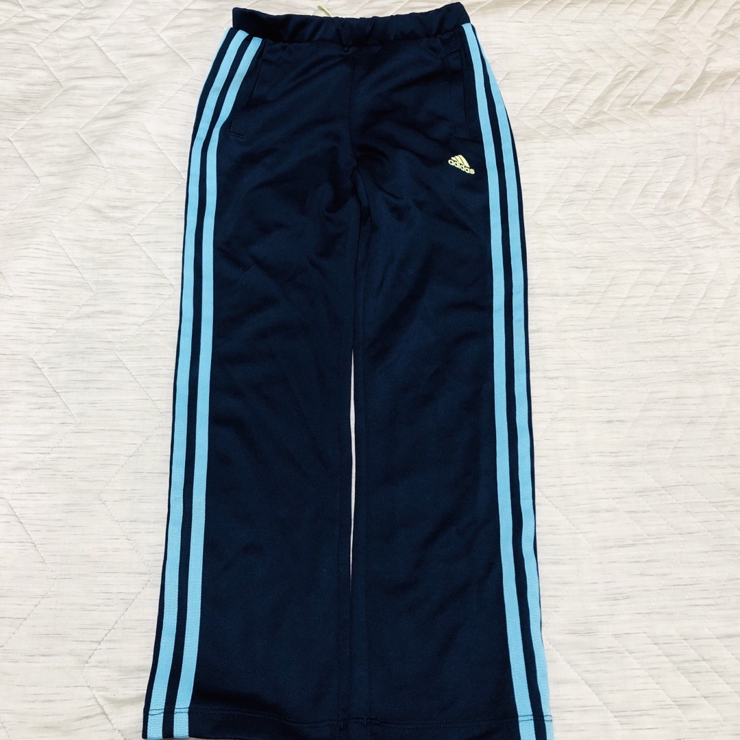 adidas(アディダス)の130 アディダス　ジャージ　上下 キッズ/ベビー/マタニティのキッズ服女の子用(90cm~)(ジャケット/上着)の商品写真