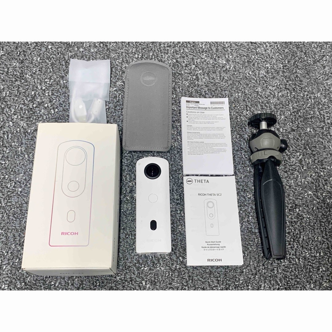 RICOH(リコー)のRICOH THETA SC2 全天球カメラ シータSC2 ホワイトR03030 スマホ/家電/カメラのカメラ(コンパクトデジタルカメラ)の商品写真