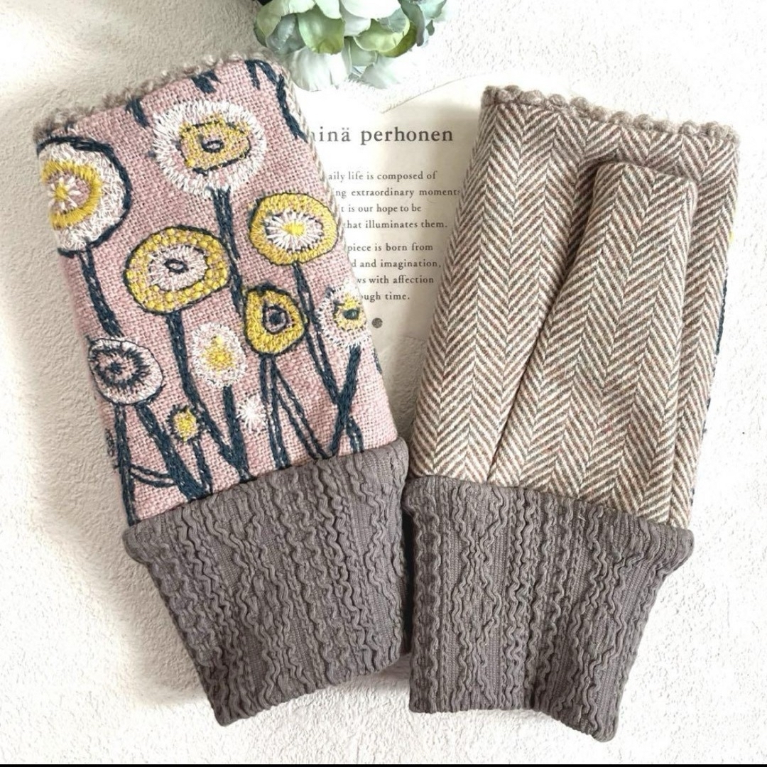 mina perhonen(ミナペルホネン)の指なし手袋 ⚮̈ミナペルホネン path pink ⚮̈ハンドウォーマー ハンドメイドのファッション小物(手袋)の商品写真