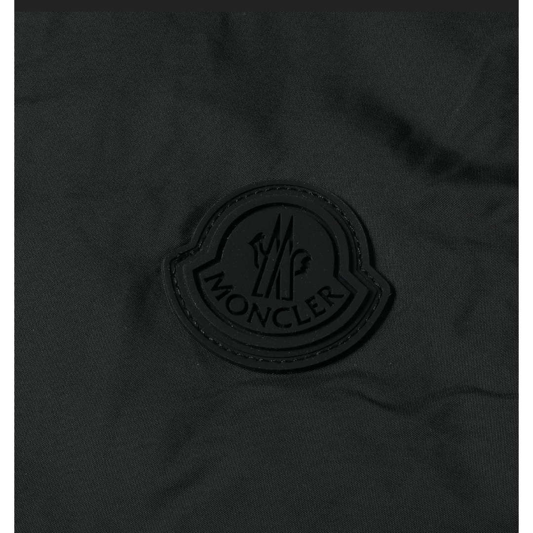 MONCLER(モンクレール)のMONCLER ベスト メンズのジャケット/アウター(ダウンベスト)の商品写真