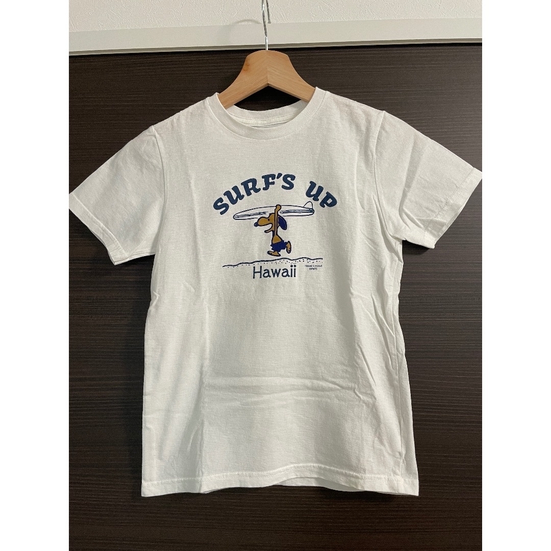 PEANUTS(ピーナッツ)のSURF'S UP PEANUTS スヌーピーTシャツ（ハワイ限定） レディースのトップス(Tシャツ(半袖/袖なし))の商品写真