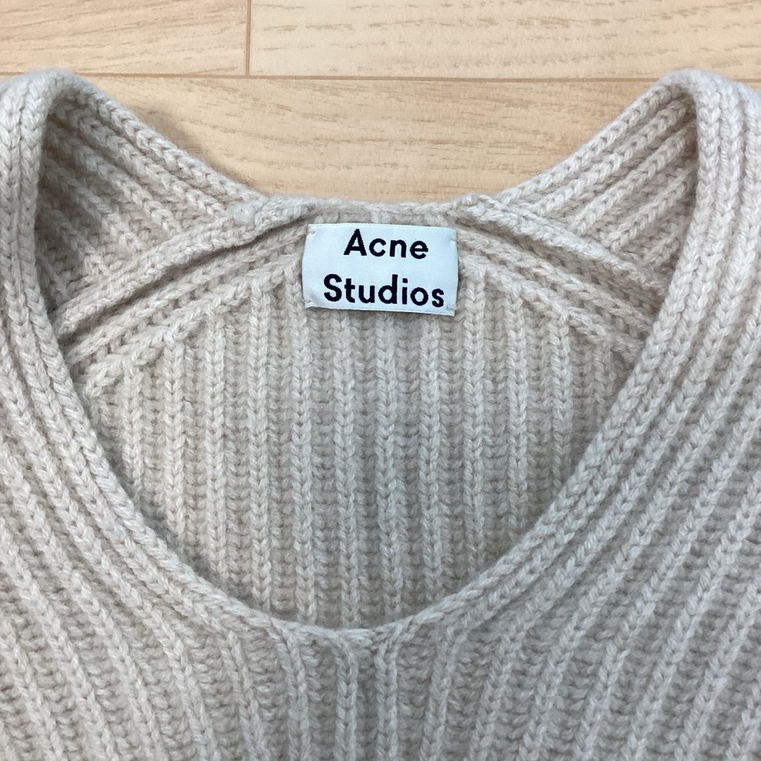 Acne Studios(アクネストゥディオズ)のAcne Studios   ニットセーター　サイズS レディースのトップス(ニット/セーター)の商品写真