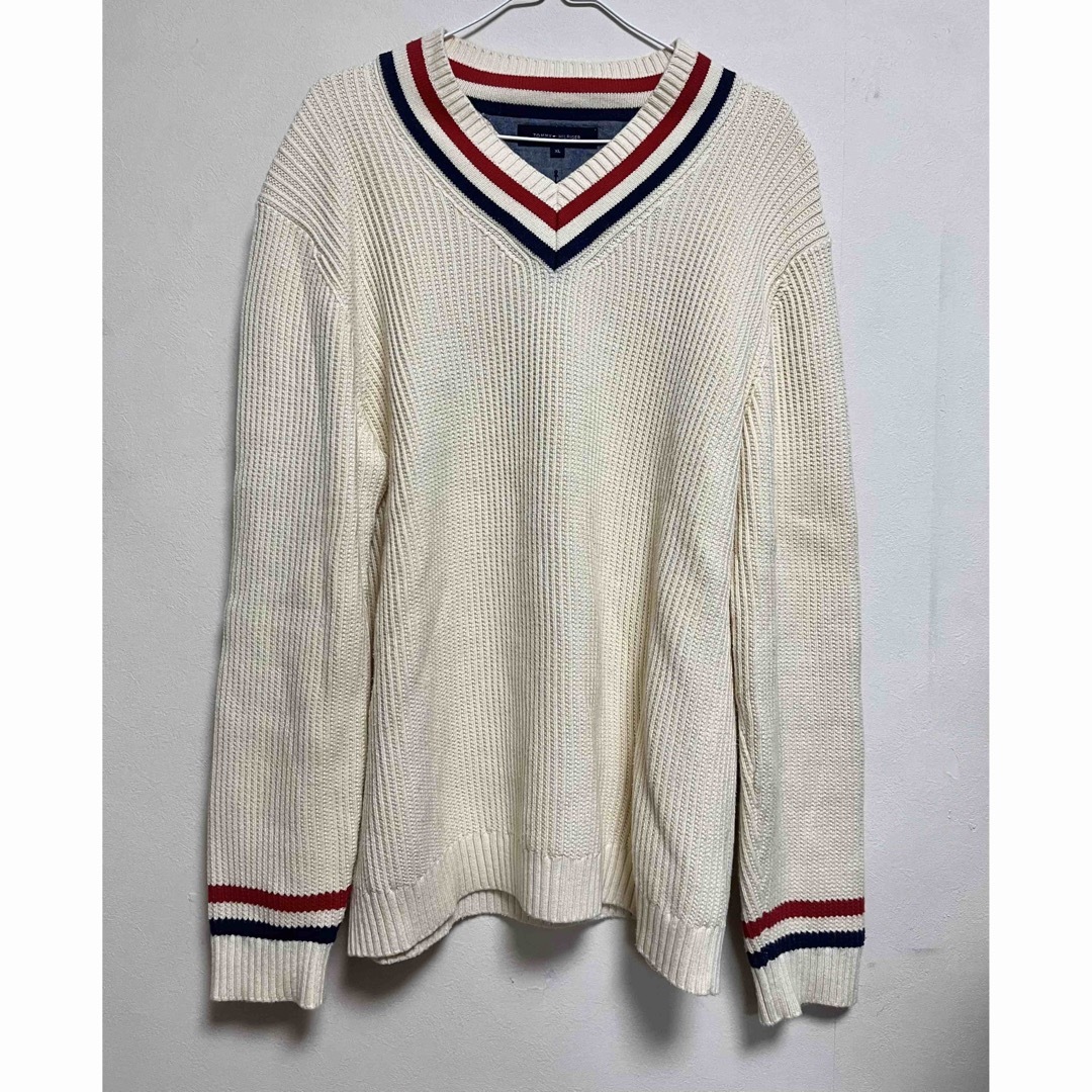 TOMMY HILFIGER(トミーヒルフィガー)のTOMMY HILFIGER 美品オフホワイトニット メンズ メンズのトップス(ニット/セーター)の商品写真