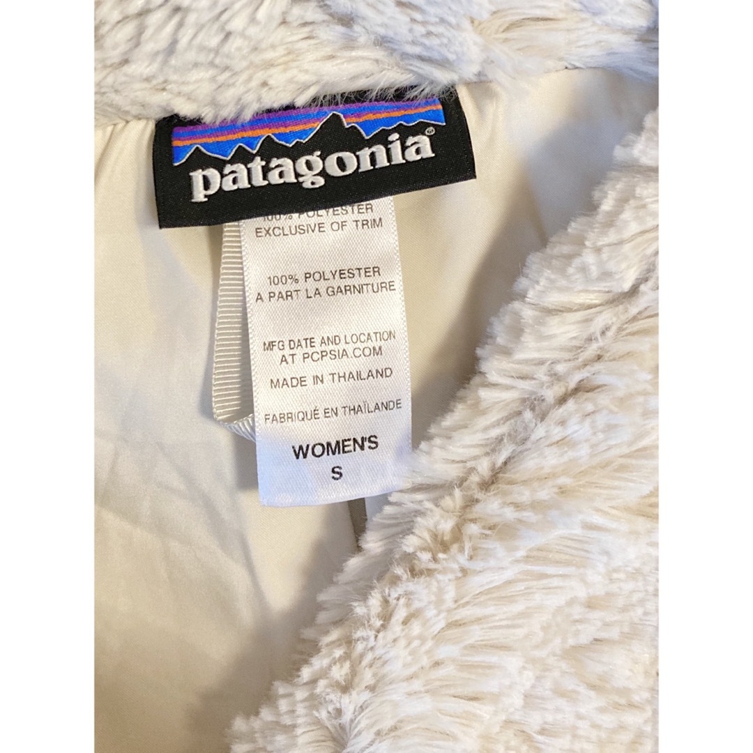 patagonia(パタゴニア)の【美品】Patagonia ペリジジャケット ファー アイボリー 送料無料 レディースのジャケット/アウター(ブルゾン)の商品写真