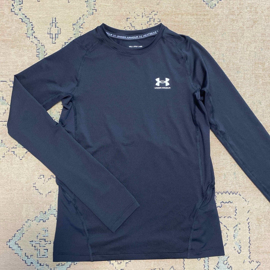 UNDER ARMOUR(アンダーアーマー)のアンダーアーマー　ヒートギア　インナー　160 キッズ/ベビー/マタニティのキッズ服男の子用(90cm~)(Tシャツ/カットソー)の商品写真