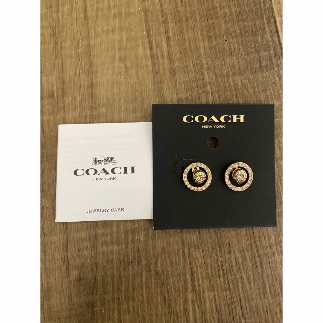 COACH(コーチ)のCOACH ピアス 新品未使用 レディースのアクセサリー(ピアス)の商品写真