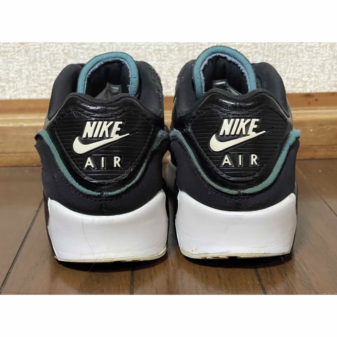 NIKE(ナイキ)のNIKE AIR MAX 90 SE GS 24.0cm レディースの靴/シューズ(スニーカー)の商品写真