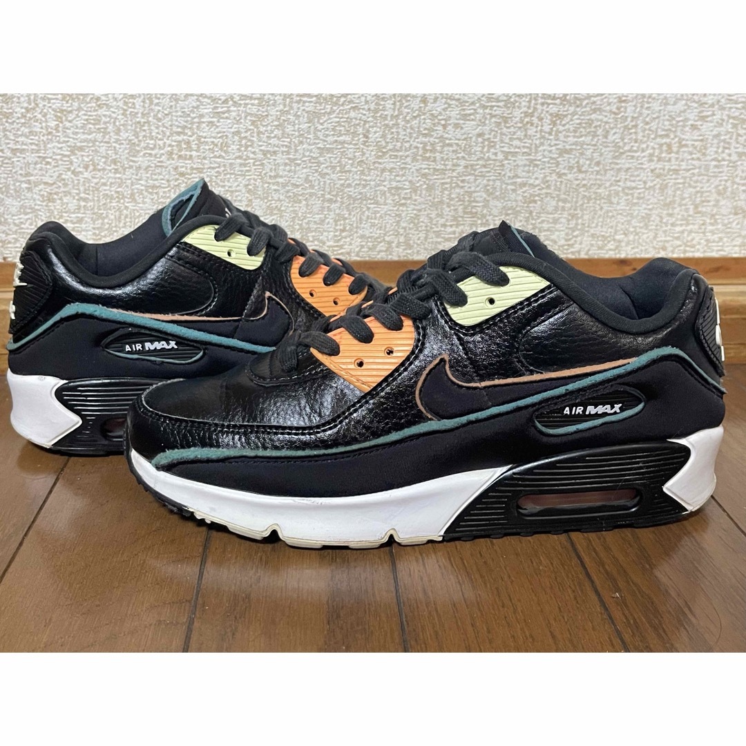 NIKE(ナイキ)のNIKE AIR MAX 90 SE GS 24.0cm レディースの靴/シューズ(スニーカー)の商品写真