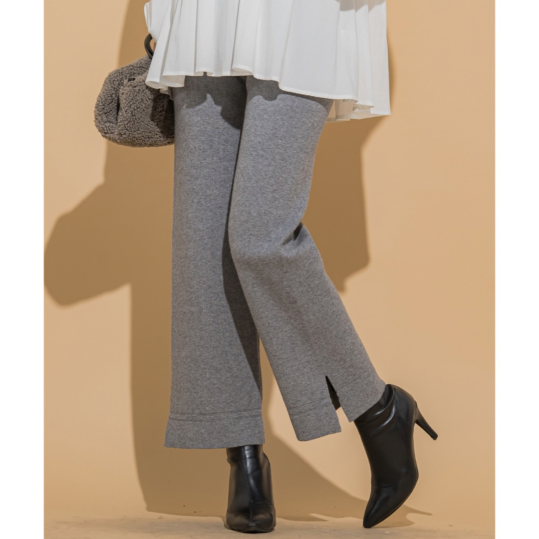 VICKY(ビッキー)の❤︎新品タグ付き❤︎ VICKY 裾スリットニットパンツ レディースのパンツ(カジュアルパンツ)の商品写真