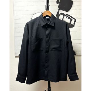 ティゴラ(TIGORA)の秋冬モデル　TIGORAティゴラウールライクイージーシャツ BK  Size.M(その他)