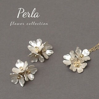 “flora” ネックレス ピアス /イヤリング 花 フラワー  (ネックレス)