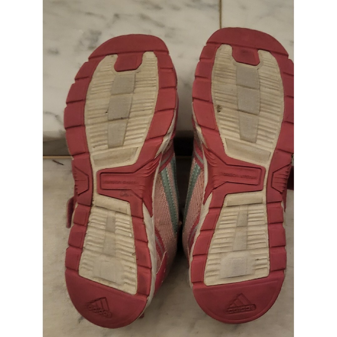 adidas(アディダス)のキッズ　スニーカー 21cm キッズ/ベビー/マタニティのキッズ靴/シューズ(15cm~)(スニーカー)の商品写真