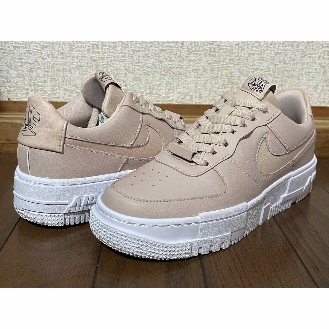 NIKE(ナイキ)のNIKE WMNS AIR FORCE 1 PIXEL 23.0cm レディースの靴/シューズ(スニーカー)の商品写真