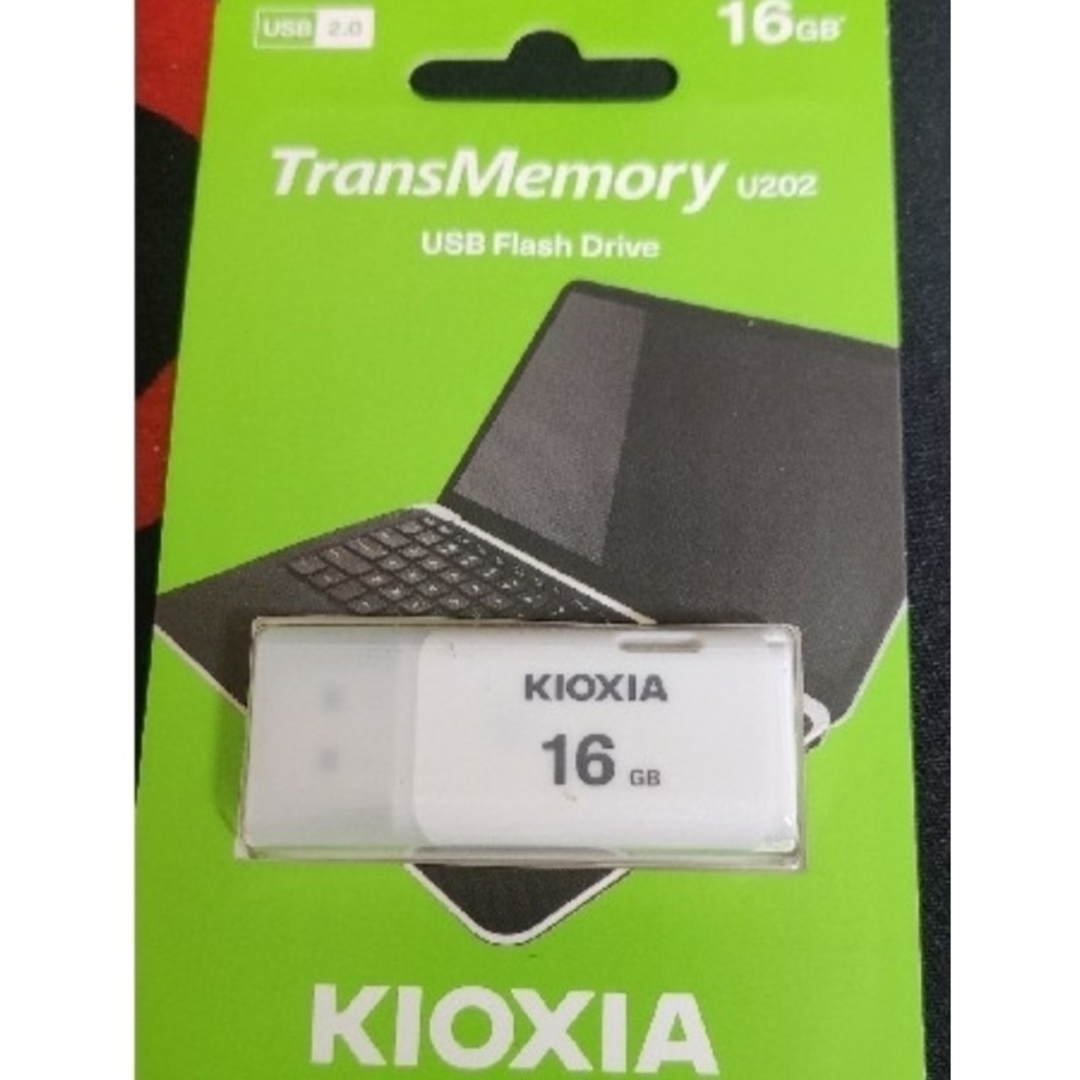 KIOXIA(旧 東芝)【キャップ式USB2.0フラッシュメモリー16GB】のサムネイル