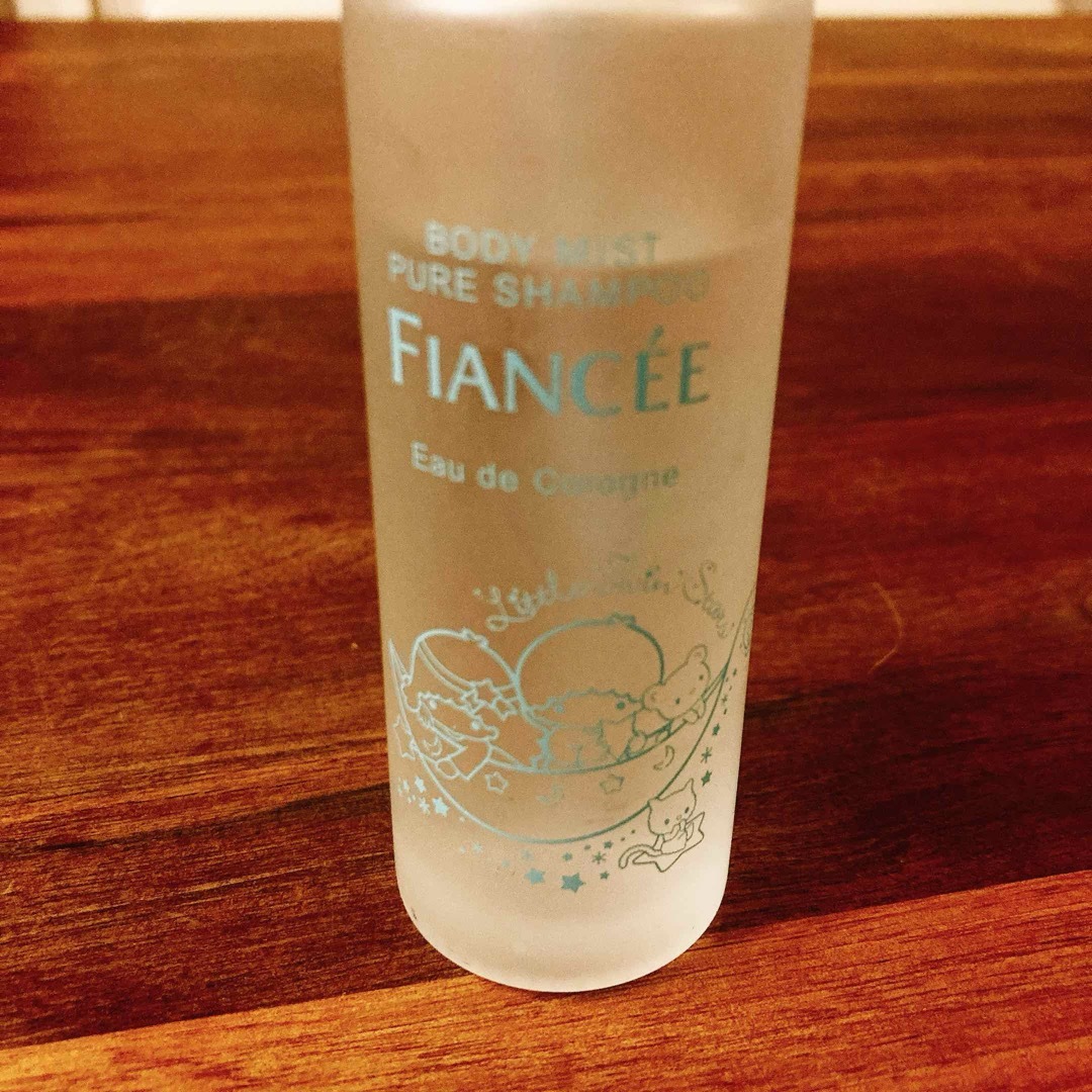 FIANCEE(フィアンセ)のフィアンセ　ボディミスト　ピュアシャンプーの香り　50ml コスメ/美容の香水(香水(女性用))の商品写真