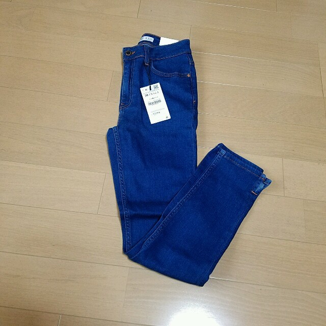 ZARA(ザラ)のZARA　デニムミモレスカート レディースのパンツ(デニム/ジーンズ)の商品写真