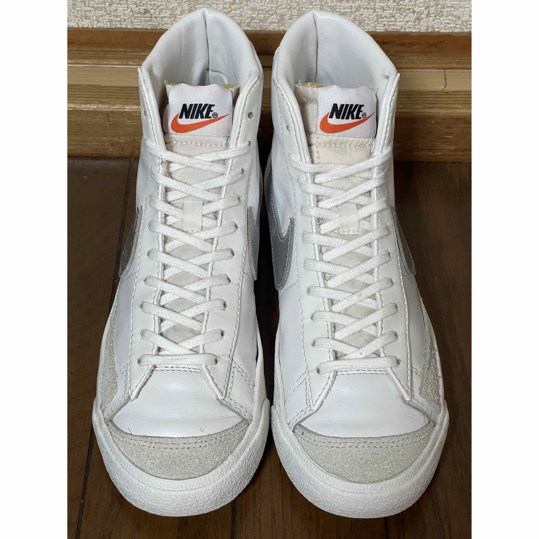 NIKE(ナイキ)のNIKE WOMENS BLAZER MID 77 24.0cm  レディースの靴/シューズ(スニーカー)の商品写真