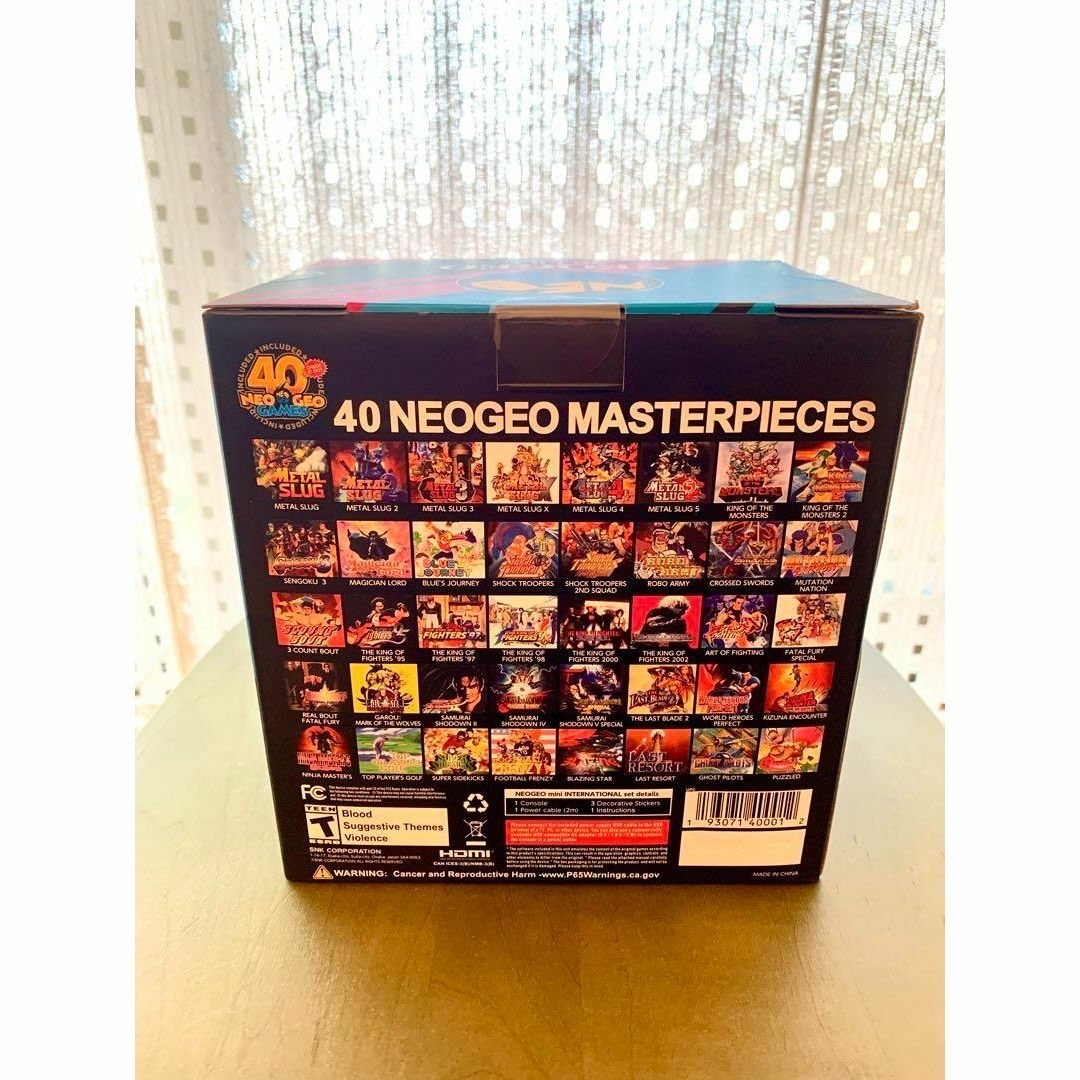 NEOGEO(ネオジオ)の【新品未開封】NEOGEO mini ネオジオ ミニ インターナショナル 海外版 エンタメ/ホビーのゲームソフト/ゲーム機本体(家庭用ゲームソフト)の商品写真