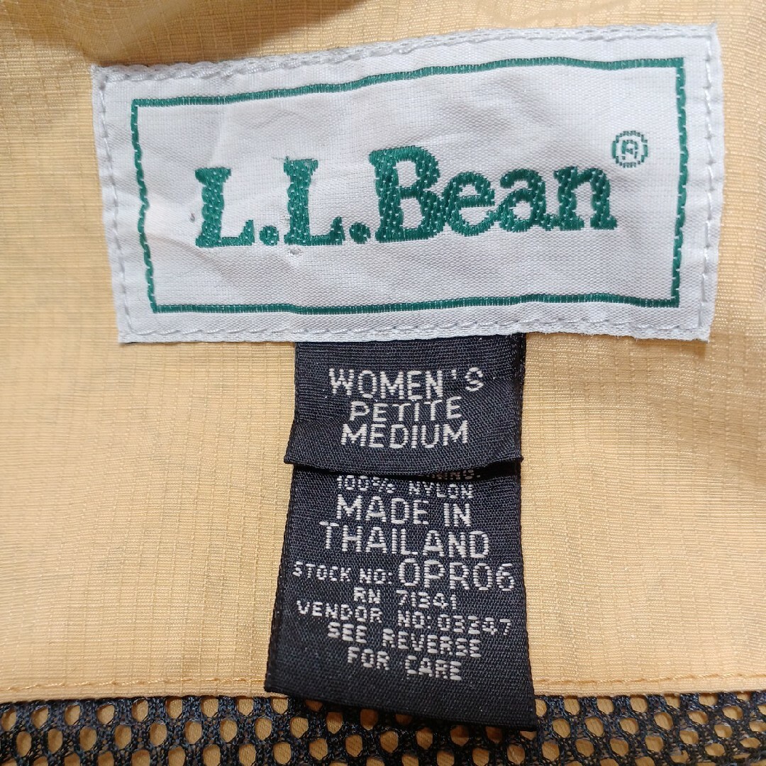 L.L.Bean(エルエルビーン)のzal-81♪US古着エルエルビーンナイロンジャケットイエローUS-M(日本L) レディースのジャケット/アウター(ナイロンジャケット)の商品写真