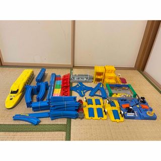 タカラトミー(Takara Tomy)の【hydro06様専用】プラレール超ビッグドクターイエロー&線路セット(電車のおもちゃ/車)