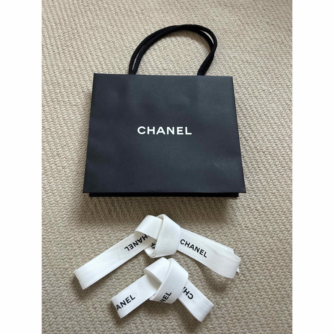 CHANEL(シャネル)のシャネルショップ袋&リボン2本　セット レディースのバッグ(ショップ袋)の商品写真