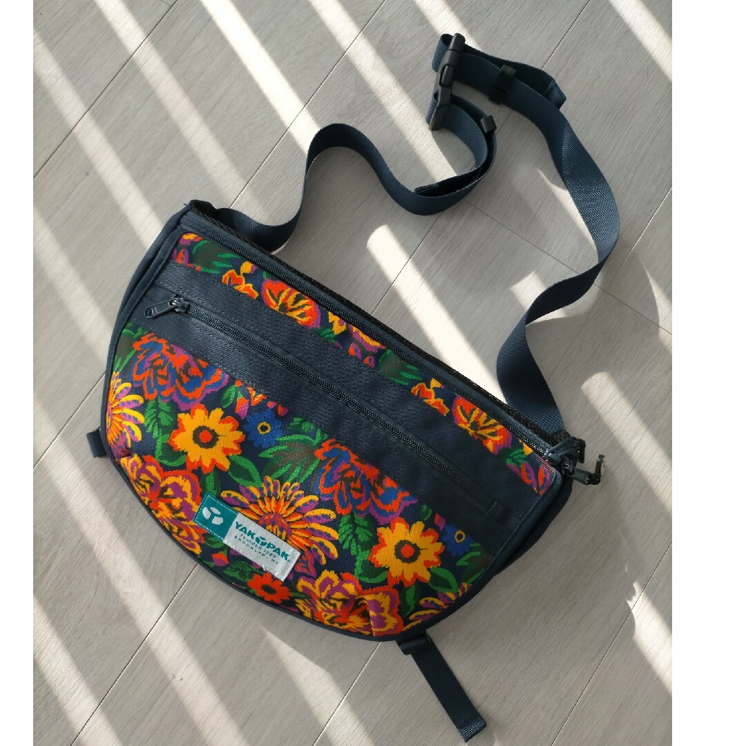 titicaca(チチカカ)のTITICACA チチカカ YAKPAKコラボ ショルダーバック レディースのバッグ(ショルダーバッグ)の商品写真