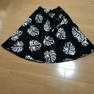 ザラ(ZARA)のZARA　ミモレスカート(ひざ丈スカート)