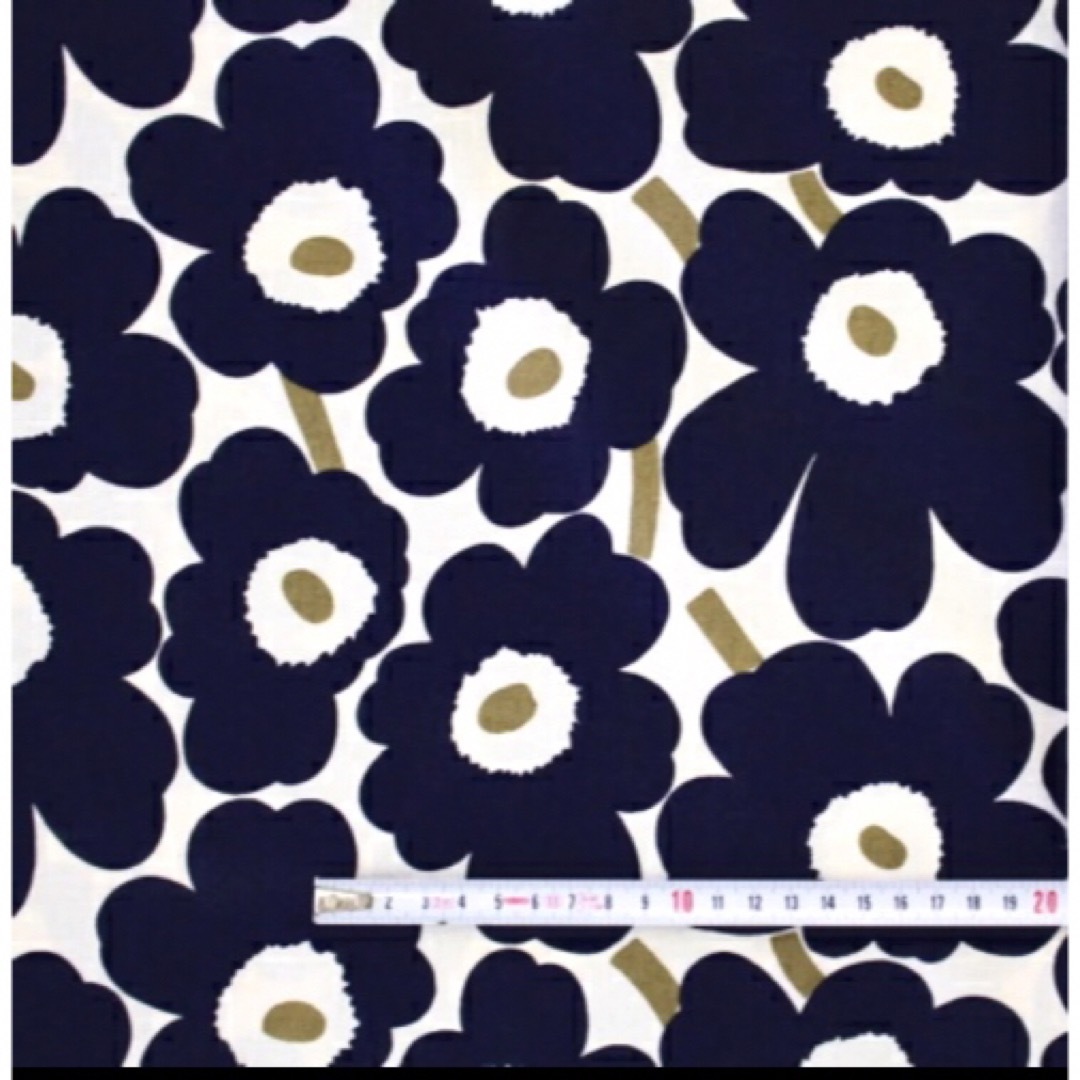 marimekko(マリメッコ)の2023 日本限定色【ミニウニッコ】マリメッコ　生地　縦50 横70 ハンドメイドの素材/材料(生地/糸)の商品写真