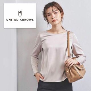 ユナイテッドアローズ(UNITED ARROWS)のマットサテン＊ラウンドネック8分袖とろみブラウス ライトグレージュ(シャツ/ブラウス(長袖/七分))