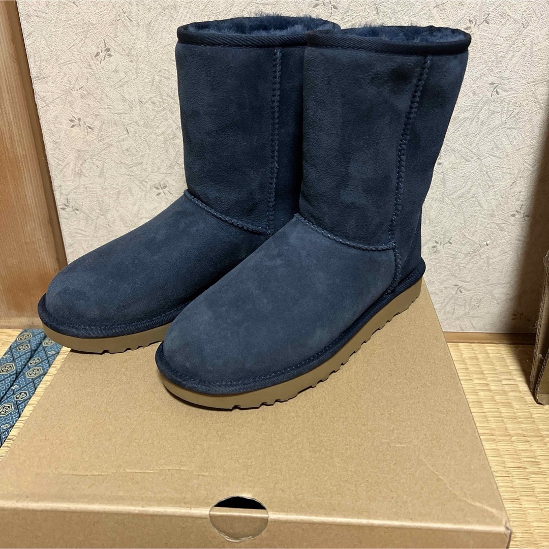 UGG AUSTRALIA(アグオーストラリア)のUGGムートン レディースの靴/シューズ(ブーツ)の商品写真