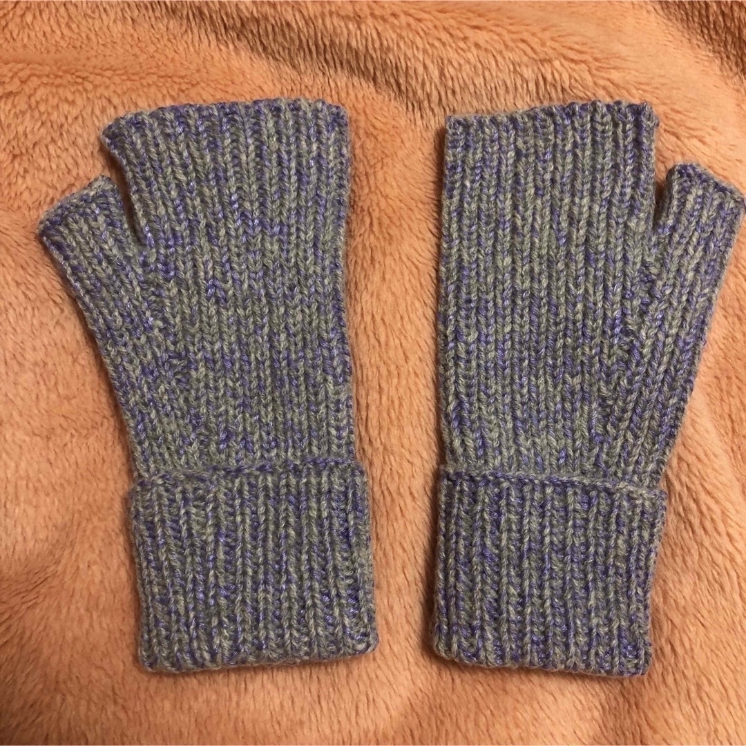 美品！手編みのニット手袋　新品未使用　冷え症対策　フリー レディースのファッション小物(手袋)の商品写真