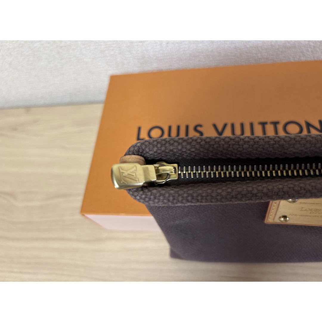 LOUIS VUITTON(ルイヴィトン)のルイヴィトン　ポーチ レディースのファッション小物(ポーチ)の商品写真