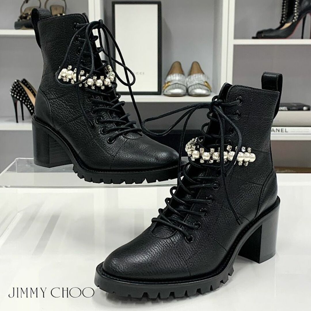 JIMMY CHOO(ジミーチュウ)の8528 ジミーチュウ レザー ビジュー パール レースアップ ショートブーツ レディースの靴/シューズ(ブーツ)の商品写真