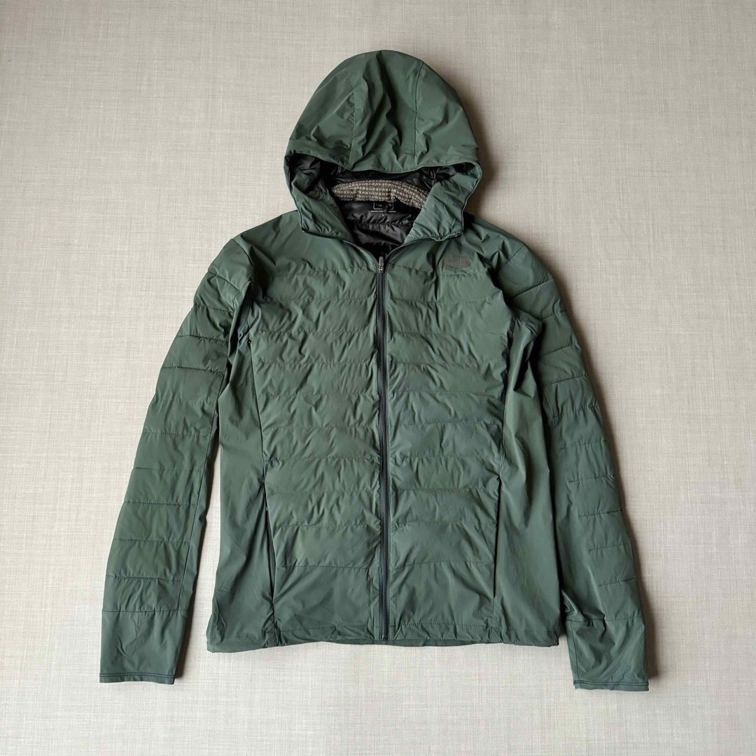 THE NORTH FACE(ザノースフェイス)のTHE NORTH FACE ハイブリッド レッドラン NY81779 L スポーツ/アウトドアのランニング(ウェア)の商品写真