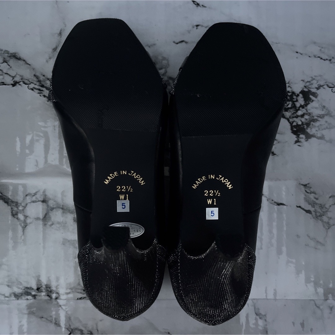 POOL SIDE(プールサイド)の【美品】プールサイド　POOLSIDE パンプス　22.5cm ブラック　ラメ レディースの靴/シューズ(ハイヒール/パンプス)の商品写真