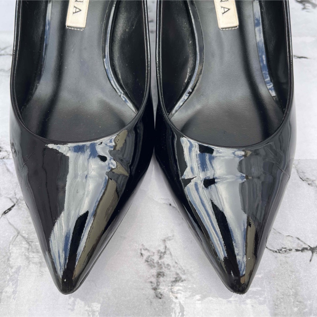 DIANA(ダイアナ)の【美品】ダイアナ　DIANA パンプス　22cm ブラック　エナメル レディースの靴/シューズ(ハイヒール/パンプス)の商品写真