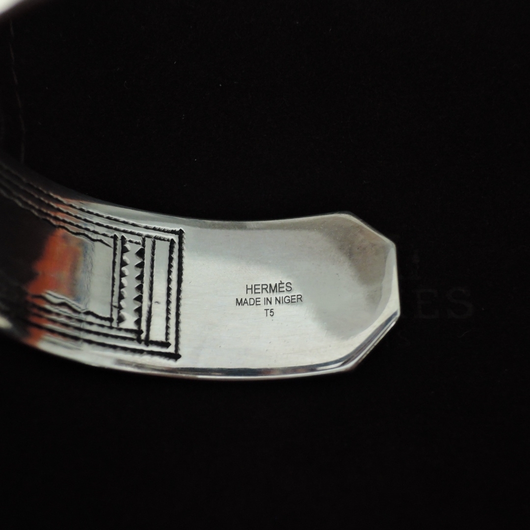 Hermes(エルメス)のエルメス直営店購入 トゥアレグ バングル ニュートン  T5 未使用品 メンズのアクセサリー(バングル/リストバンド)の商品写真