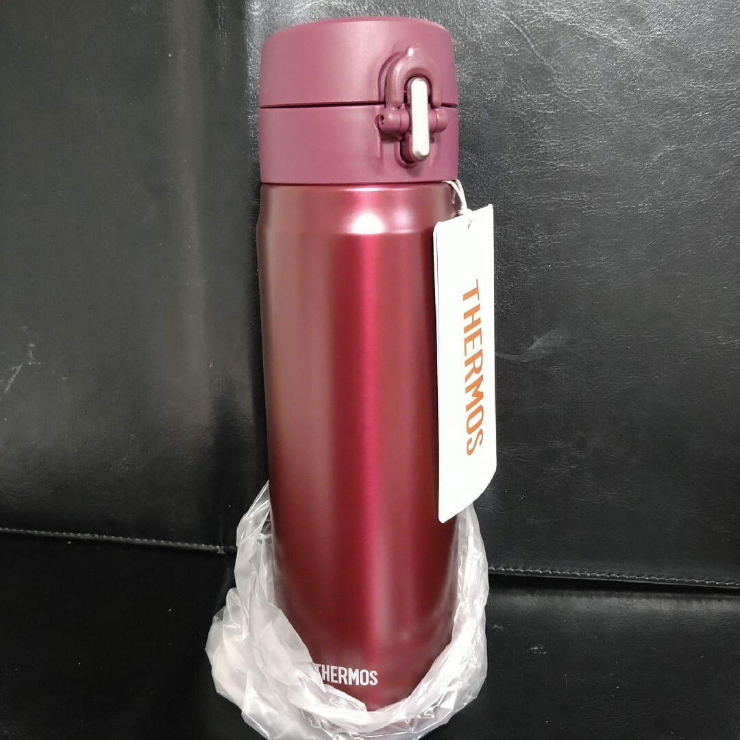 THERMOS(サーモス)の即決OK！新品未使用　サーモス真空断熱ケータイマグ　ワインレッド　0.5l　箱無 インテリア/住まい/日用品のキッチン/食器(弁当用品)の商品写真