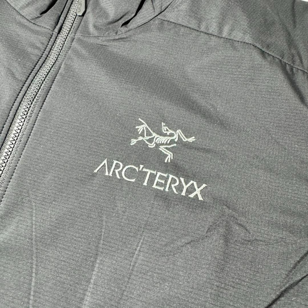 ARC'TERYX(アークテリクス)の新品 アークテリクス アトム ジャケット ブラック  Sサイズ メンズのジャケット/アウター(ダウンジャケット)の商品写真