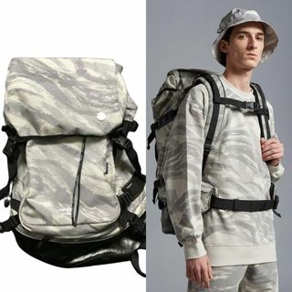 ハイク(HYKE)のMONCLER x HYKE バックパック 迷彩　定価388300円　ラージ(バッグパック/リュック)