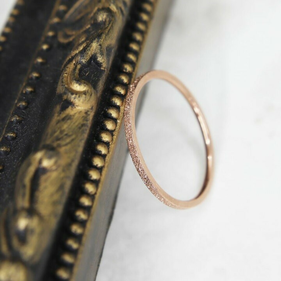 (1179) ラメ 1mm幅 極細 サージカルステンレス 指輪 リング 錆びない レディースのアクセサリー(リング(指輪))の商品写真