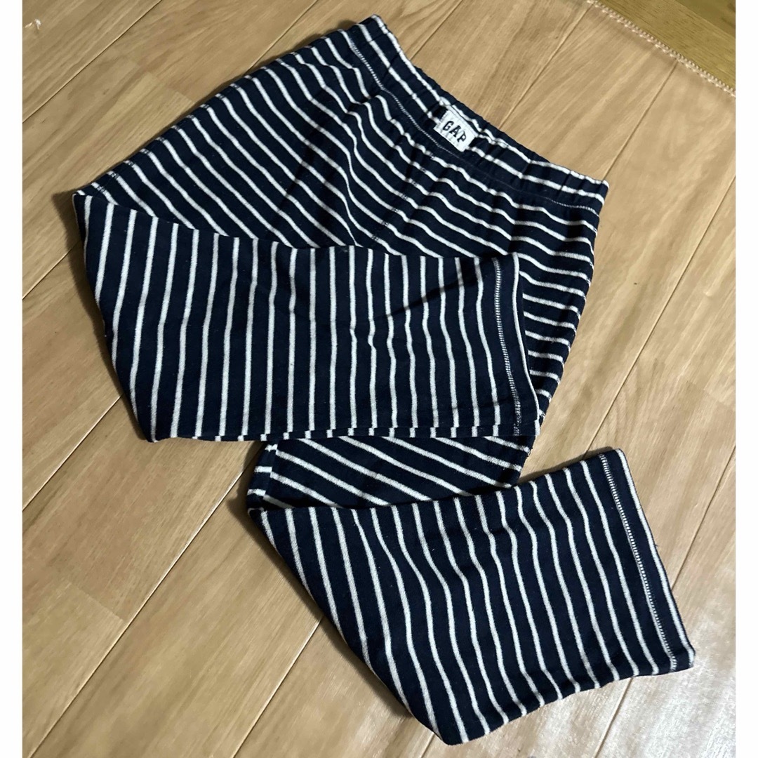 GAP Kids(ギャップキッズ)の美品！ＧＡＰ130 ボーダーフリースパンツ キッズ/ベビー/マタニティのキッズ服男の子用(90cm~)(パジャマ)の商品写真