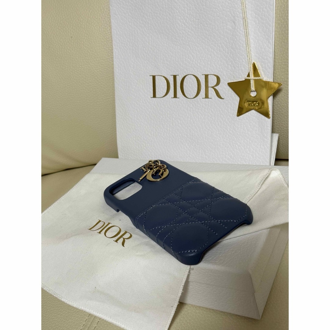 ディオールLady Dior カナージュラムスキンiPhone12 PROケースのサムネイル