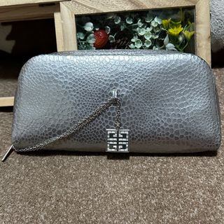 GIVENCHY(財布)のフリマアイテム一覧 GIVENCHY(財布)のフリマアイテム一覧